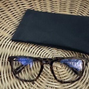 QUAY Australia "Hardwire" blue light glasses